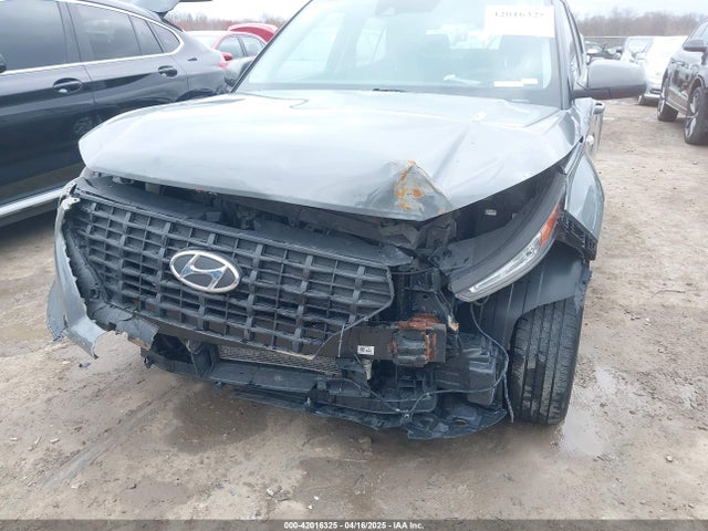 KMHRB8A3XMU066719 Hyundai Venue Se
