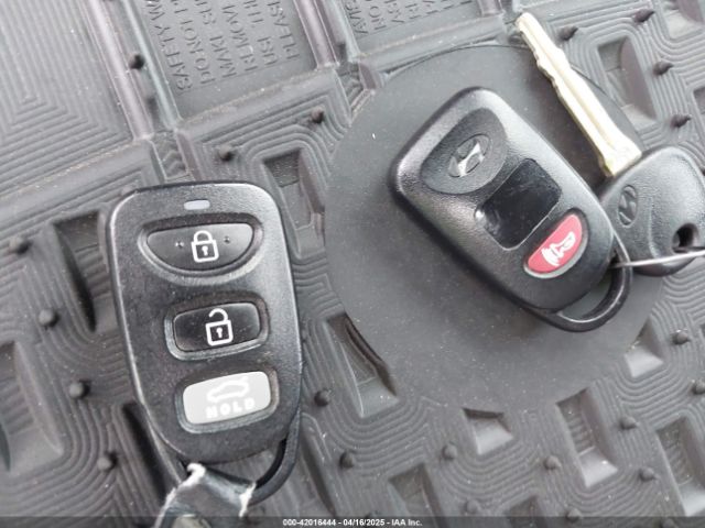5NPD74LF8HH209490 Hyundai ELANTRA SE