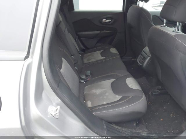 1C4PJMAB7GW276671 Jeep Cherokee Sport