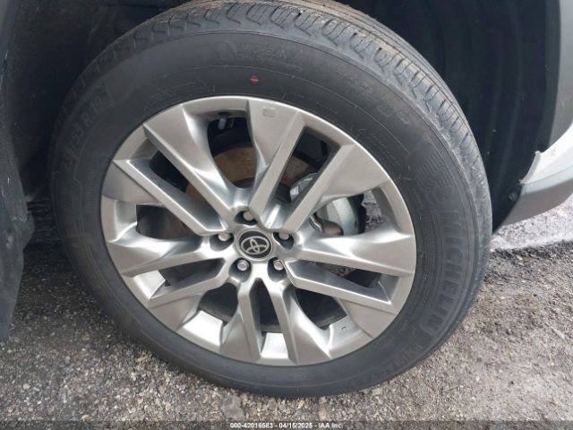 2T3A1RFV1RW479014 Toyota Rav4 Xle Premium