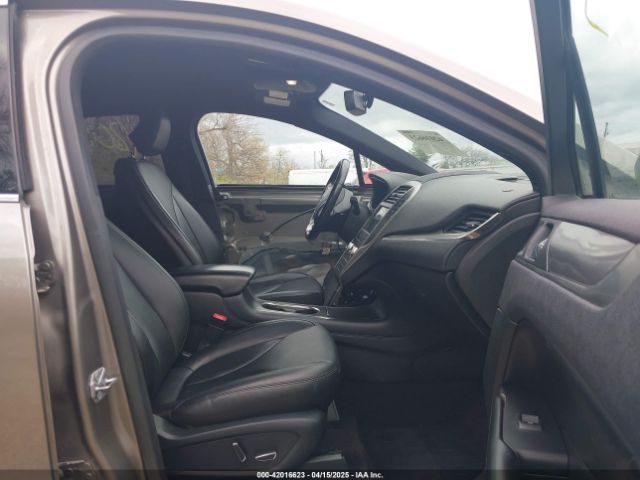5LMCJ1C93HUL27435 Lincoln Mkc Premiere