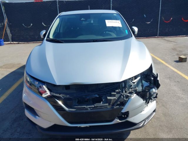 JN1BJ1AV0MW568647 Nissan Rogue Sport S Fwd Xtronic Cvt