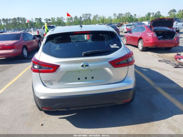 JN1BJ1AV0MW568647 Nissan Rogue Sport S Fwd Xtronic Cvt