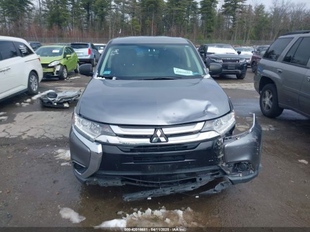 JA4AZ3A38JJ003545 Mitsubishi Outlander Es