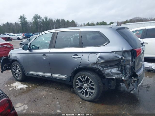 JA4AZ3A38JJ003545 Mitsubishi Outlander Es