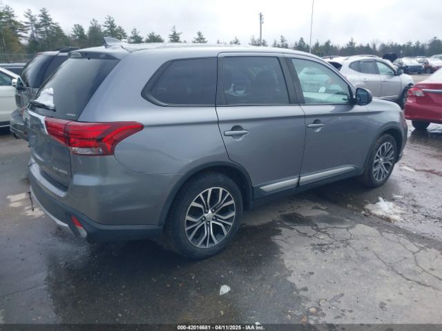 JA4AZ3A38JJ003545 Mitsubishi Outlander Es
