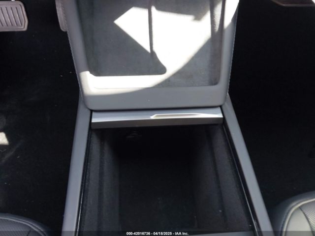 5YJ3E1EAXRF836824 Tesla MODEL 3