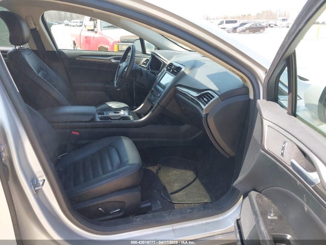 3FA6P0T92HR218443 Ford FUSION SE