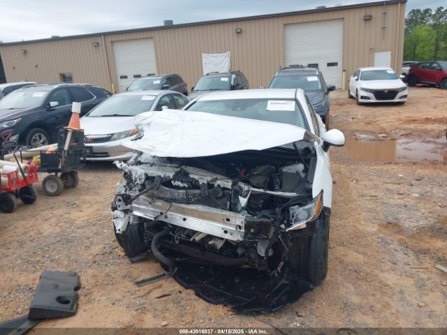 4T1B11HK3KU281333 Toyota CAMRY SE