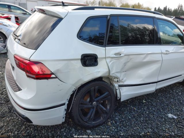 3VVCB7AX3PM014446 Volkswagen Tiguan 2.0t Se R-line Black