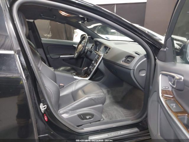 YV1612SD8F1194955 Volvo V60 T5 Platinum