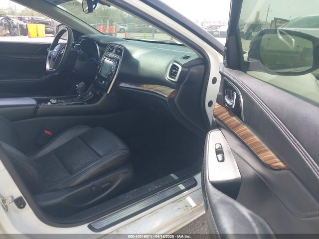 Продажа на аукционе авто 2017 Nissan Maxima 3.5 Platinum, vin: 1N4AA6AP3HC367121, номер лота: 42016971