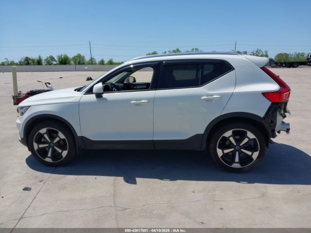 YV4AC2HK6L2244707 Volvo Xc40 T4 Momentum