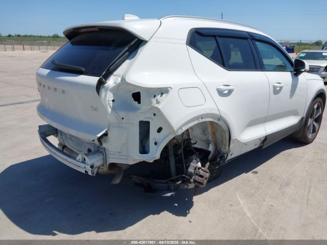 YV4AC2HK6L2244707 Volvo Xc40 T4 Momentum