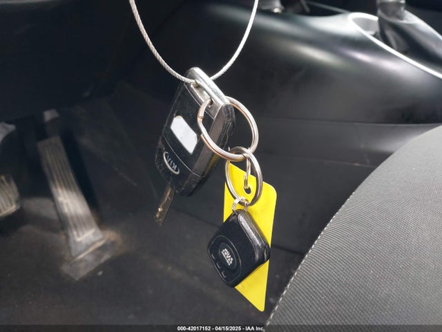 KNDJN2A21F7229353 KIA Soul