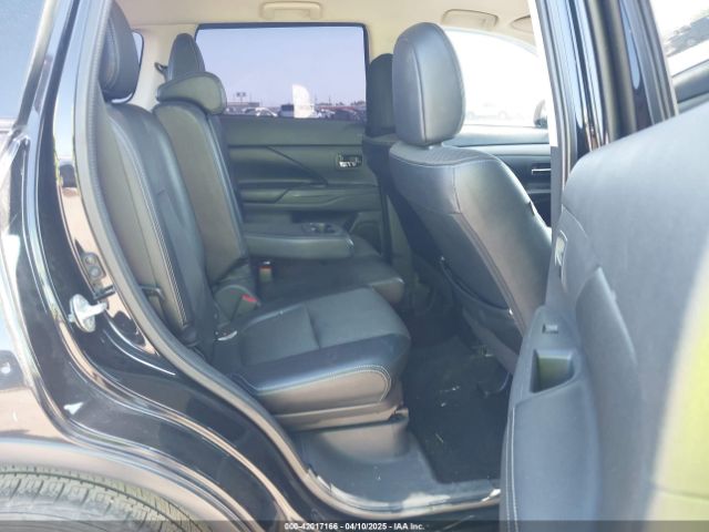 JA4AD3A32FZ005671 Mitsubishi Outlander Se