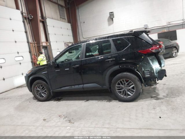 5N1BT3AB0PC873270 Nissan Rogue S Intelligent Awd