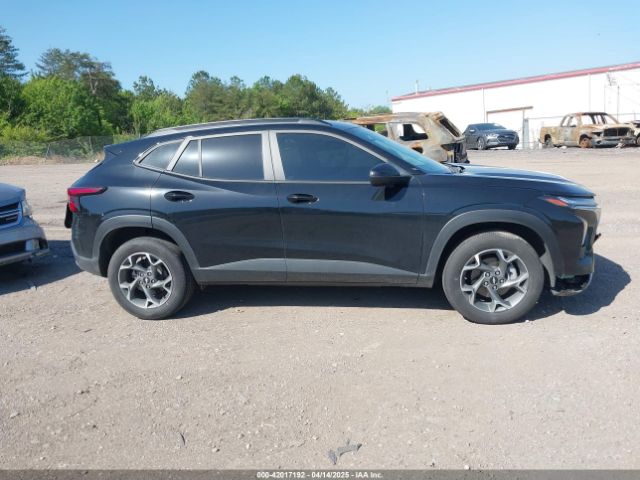 KL77LHE2XRC113686 Chevrolet Trax Fwd Lt