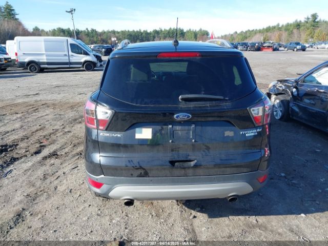 1FMCU9J98HUB05744 Ford Escape Titanium