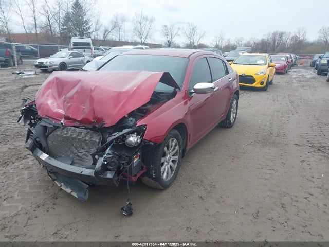 Chrysler 200 Limited 2014 1C3CCBCGXEN152052 Image 2