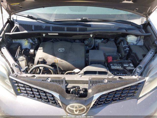 5TDXZ3DC8KS987473 Toyota Sienna Se Premium 8 Passenger