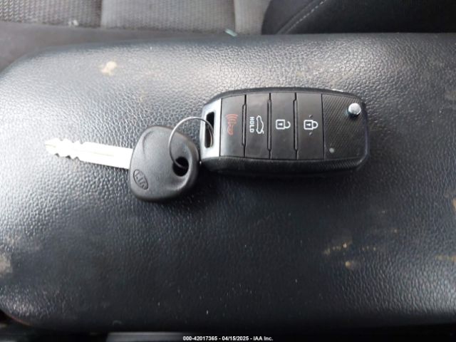 3KPFK4A79HE149615 KIA FORTE LX