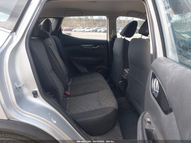 JN1BJ1CR7HW141374 Nissan Rogue Sport Sv