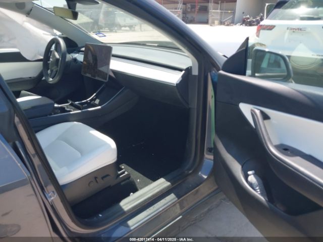 5YJYGDEE3LF021795 Tesla 2020