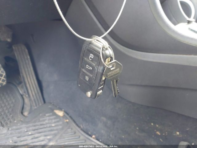 3VW507AT9EM819162 Volkswagen Beetle 1.8t