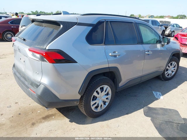 Toyota RAV4 LE 2021 JTMH1RFV2MD062943 Image 4