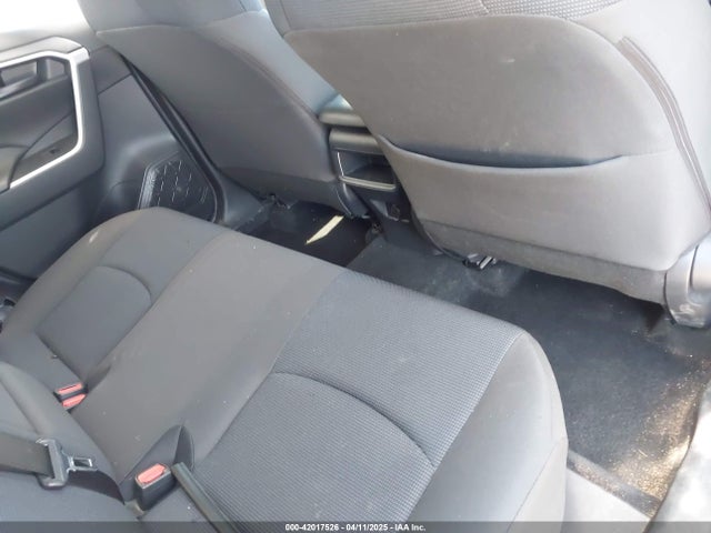 Toyota RAV4 LE 2021 JTMH1RFV2MD062943 Image 8