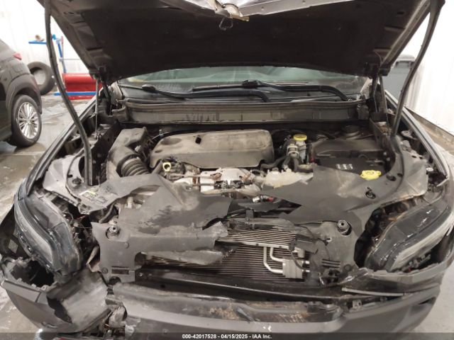 1C4PJMBN2KD258303 Jeep Cherokee Trailhawk 4x4
