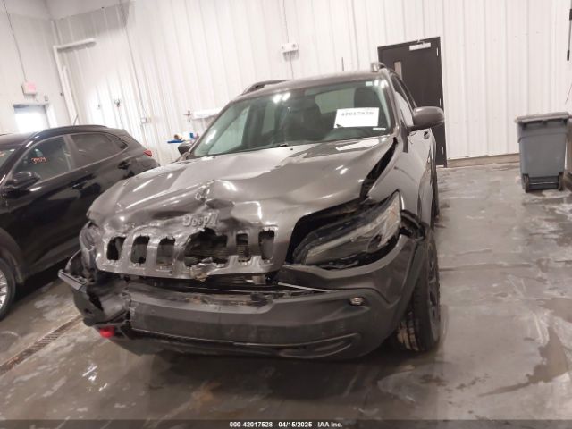 1C4PJMBN2KD258303 Jeep Cherokee Trailhawk 4x4