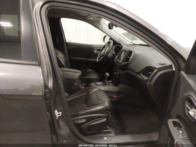 1C4PJMBN2KD258303 Jeep Cherokee Trailhawk 4x4