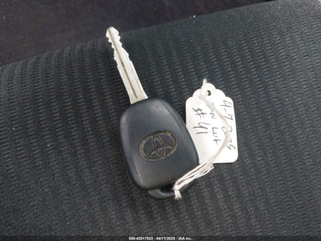 2T3ZFREV4HW383558 Toyota RAV4 LE