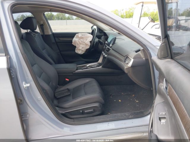 1HGCV3F92NA029136 Honda Accord Hybrid Touring