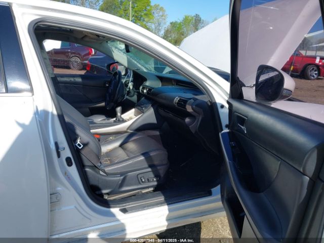2016 LEXUS IS 200T JTHBA1D21G5008661 Photo 4
