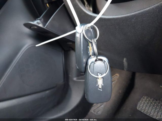 3GNCJLSB6KL352619 Chevrolet Trax Lt