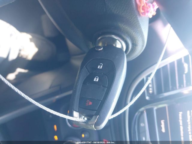 KL7CJKSB9LB317981 Chevrolet Trax Fwd Ls