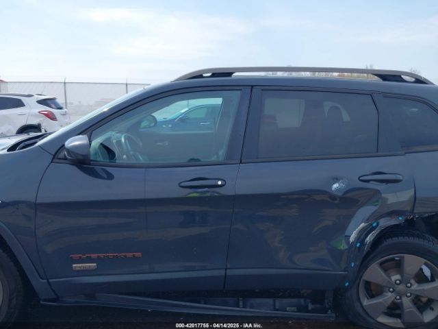 1C4PJMCB2GW357736 Jeep Cherokee 75th Anniversary