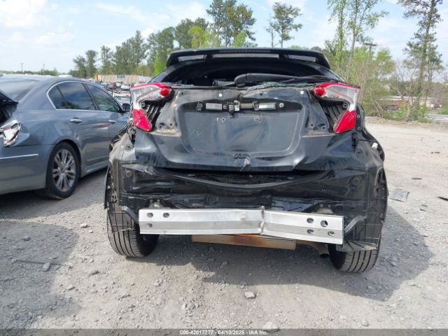 NMTKHMBX3JR029766 Toyota C-HR XLE
