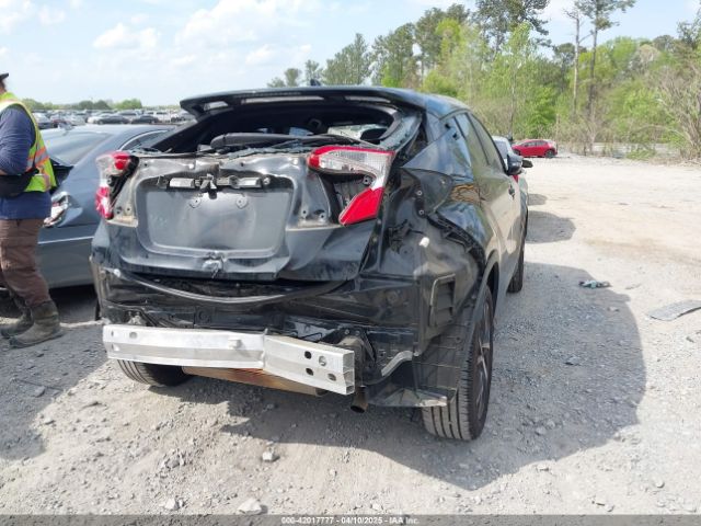 NMTKHMBX3JR029766 Toyota C-HR XLE