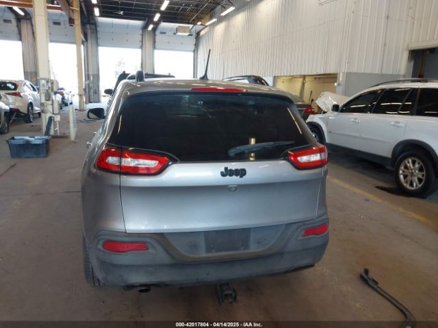 1C4PJLCB3JD542813 Jeep Cherokee Latitude Fwd