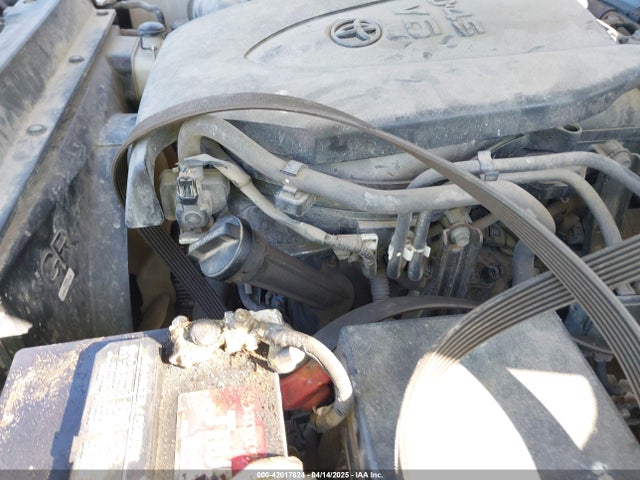 5TFSZ5AN3JX139876 Toyota Tacoma Sr5 V6