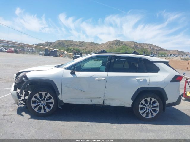 2T3C1RFV2NW228022 Toyota Rav4 Xle Premium
