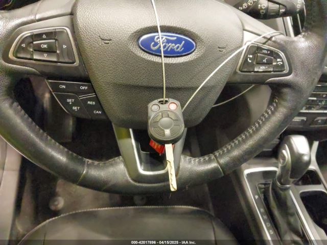 1FMCU9HD3JUD21789 Ford ESCAPE SEL