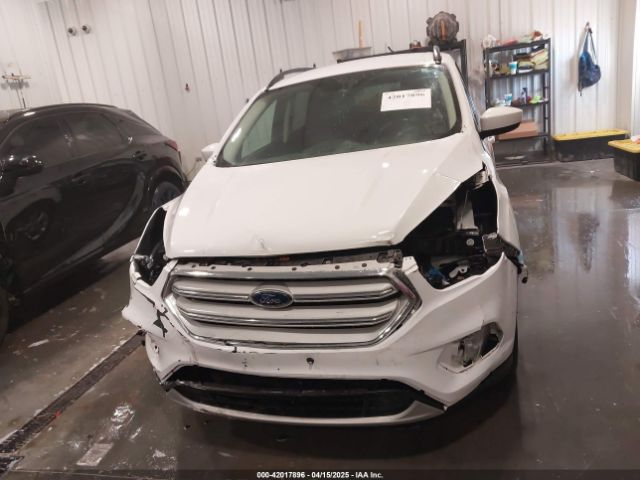1FMCU9HD3JUD21789 Ford ESCAPE SEL