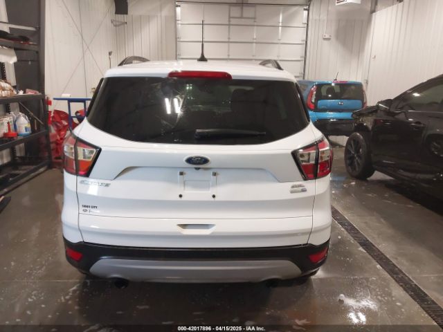1FMCU9HD3JUD21789 Ford ESCAPE SEL