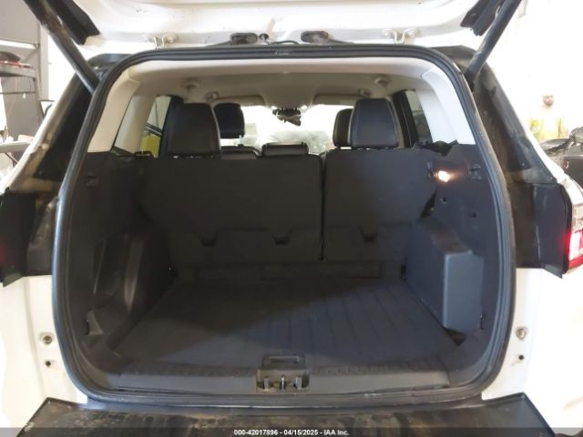 1FMCU9HD3JUD21789 Ford ESCAPE SEL