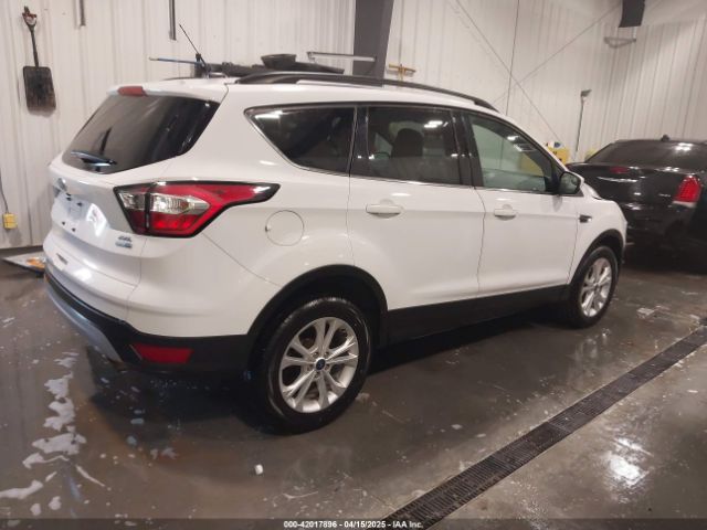 1FMCU9HD3JUD21789 Ford ESCAPE SEL